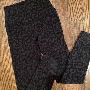 Lululemon Size 2 Align 25” HW Leggings - Like New!